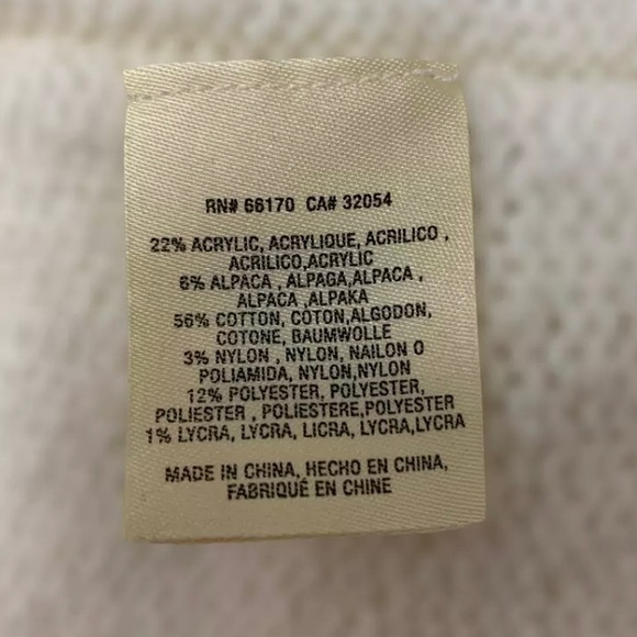 ⭐️SOLD⭐️Anthropology Moth White Knit a sweater high neck - Picture 2 of 5